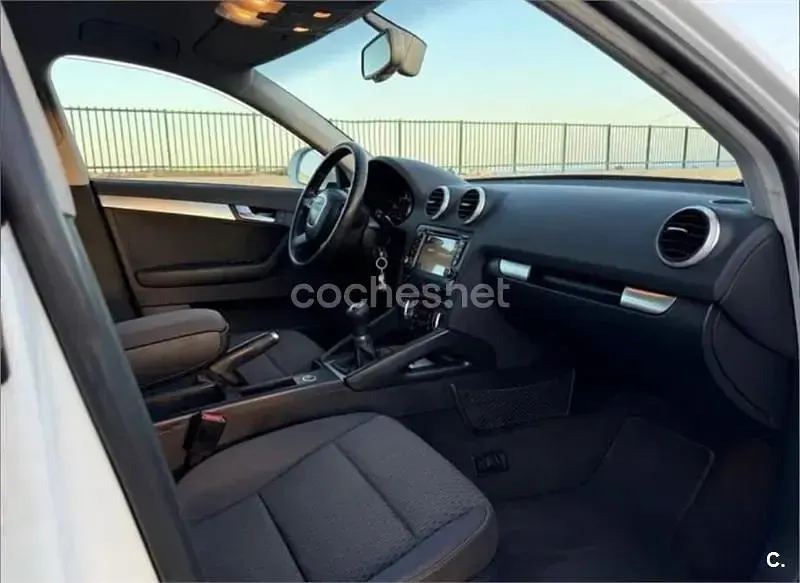 Usado Audi A3 Sportback 105 CV (77 kW) 2009 Blanco Utilitario