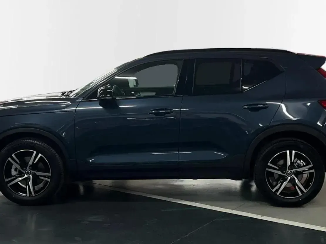 Nuevo Volvo XC40 Plus 163 CV (119 kW) 2025 Denim blue m. c723e SUV