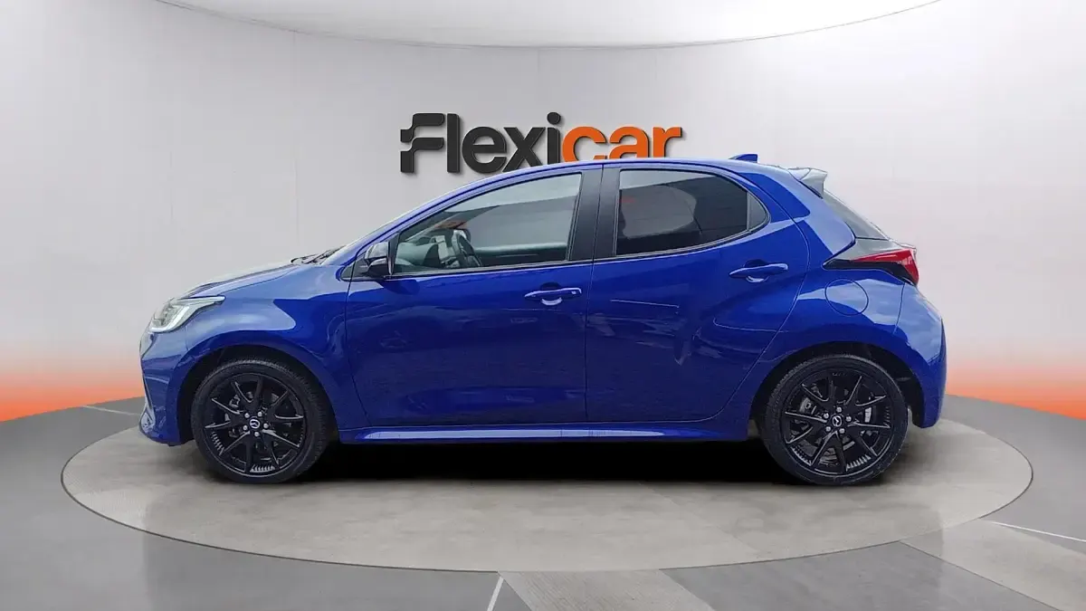 Usado Mazda 2 Homura-Line 116 CV (85 kW) 2024 Azul Utilitario