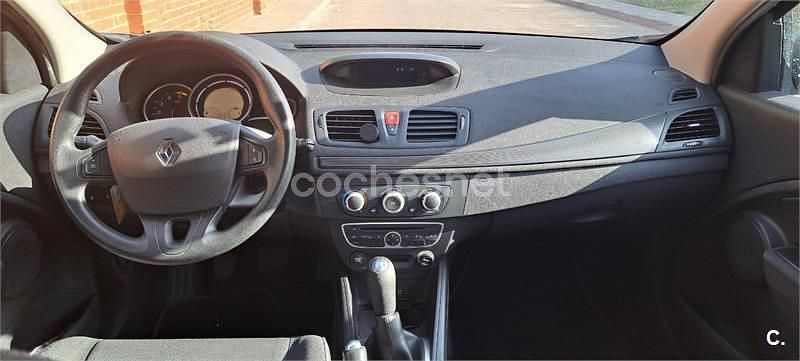 Usado Renault Mégane 85 CV (62 kW) 2010 Gris / plata Berlina