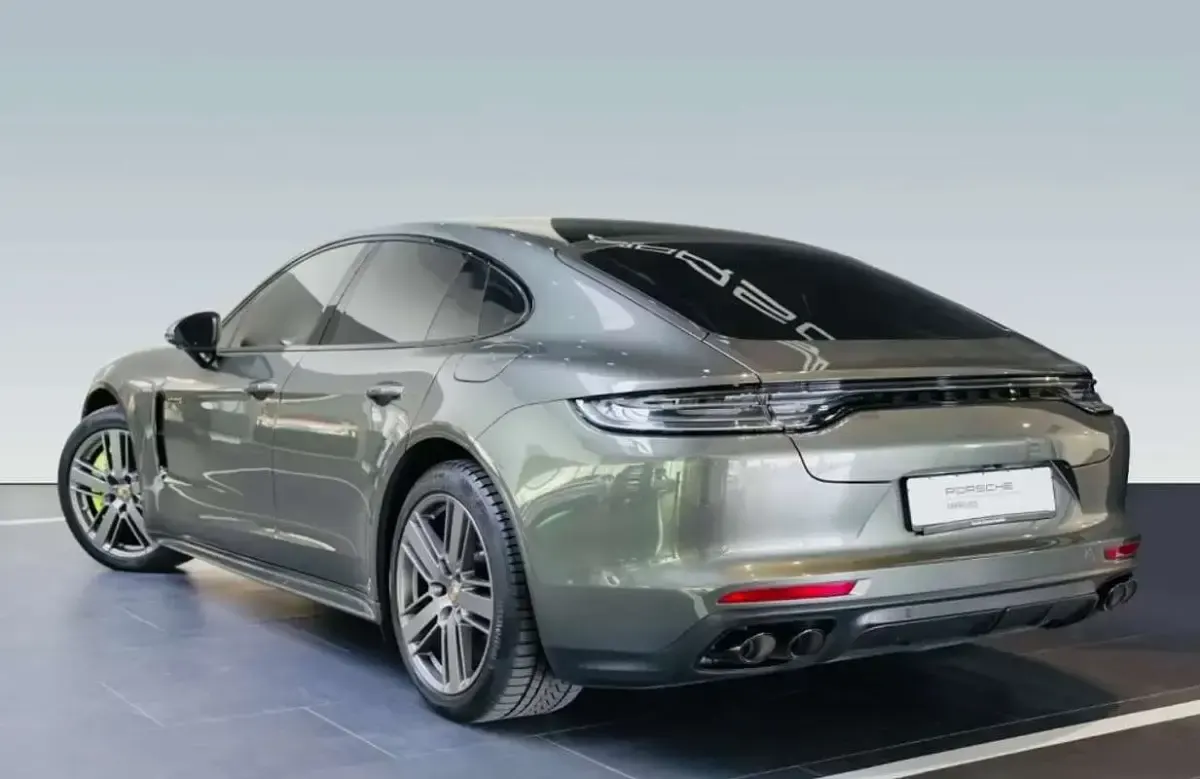 Usado Porsche Panamera 4 E-Hybrid Platinum Edition 462 CV (339 kW) 2023 Verde Utilitario
