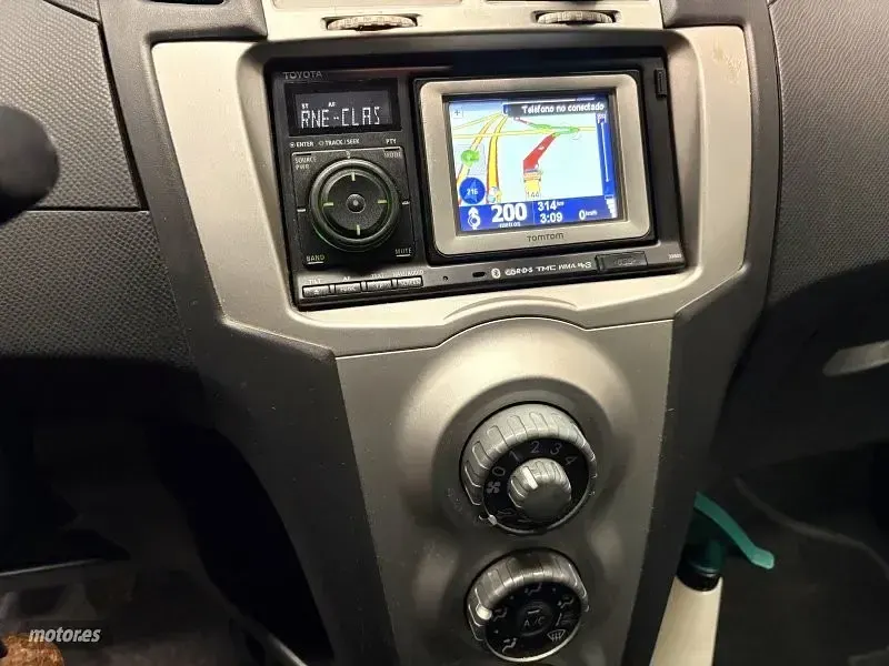 Usado Toyota Yaris 90 CV (66 kW) 2009 Negro Utilitario