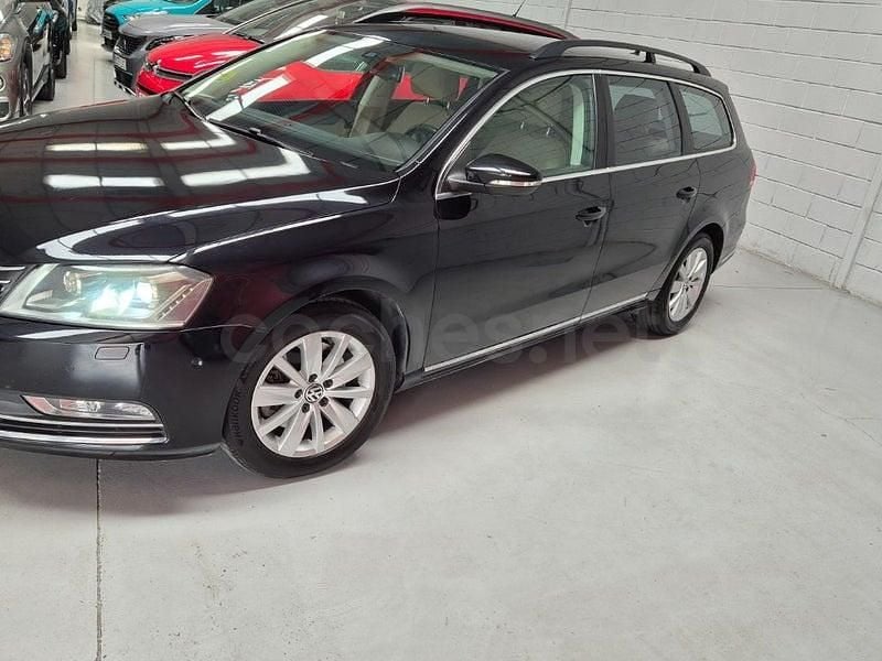 Usado VW Passat Exclusive 140 CV (102 kW) 2014 Negro Familiar