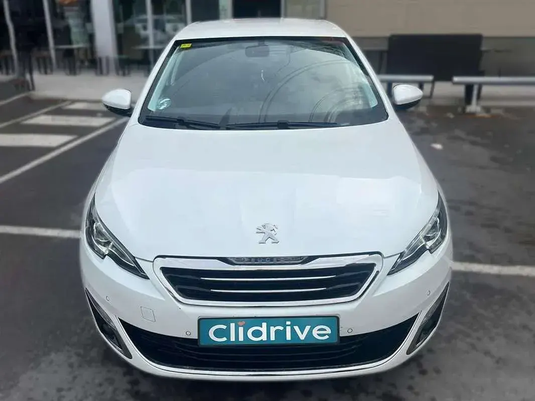 Usado Peugeot 308 Allure 150 CV (110 kW) 2014 Blanco Utilitario