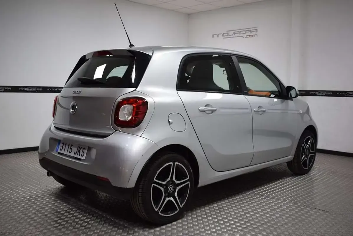 Usado Smart ForFour Passion 71 CV (52 kW) 2016 Gris Utilitario