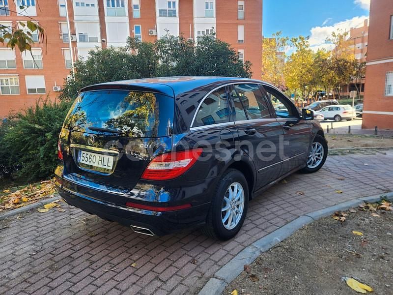 Usado Mercedes R300 190 CV (139 kW) 2012 Azul Monovolumen