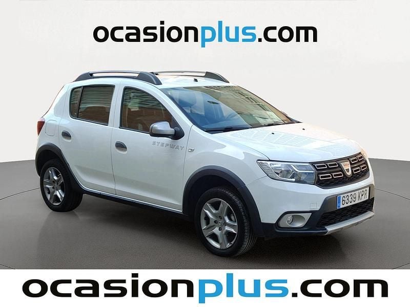 Usado Dacia Sandero Comfort 90 CV (66 kW) 2018 Blanco Utilitario