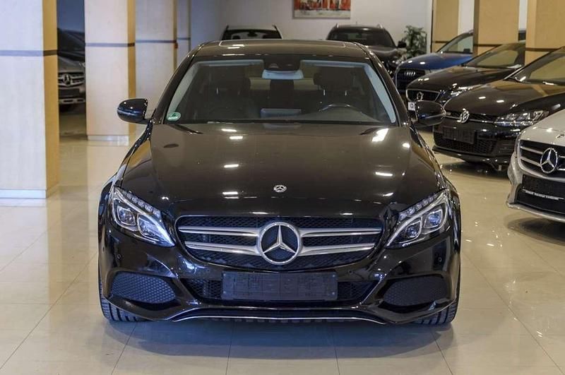Usado Mercedes C220 170 CV (125 kW) 2018 Negro Berlina
