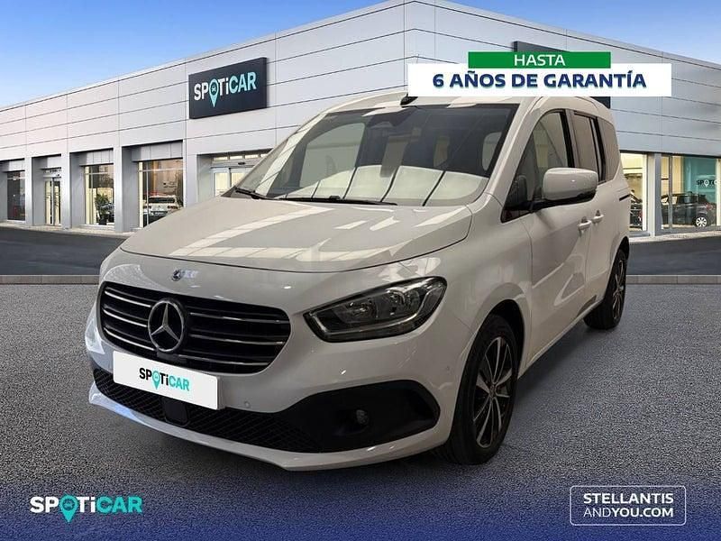 Usado Mercedes T180 116 CV (85 kW) 2023 Blanco Monovolumen