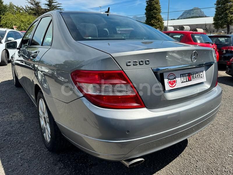 Usado Mercedes C200 Avantgarde 136 CV (100 kW) 2010 Gris / plata Berlina