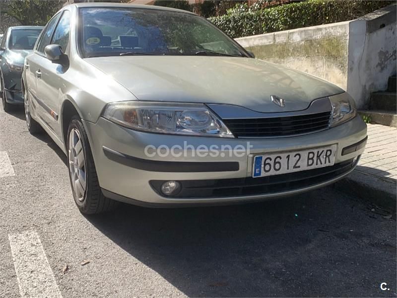 Usado Renault Laguna II Expression 123 CV (90 kW) 2001 Beige Berlina