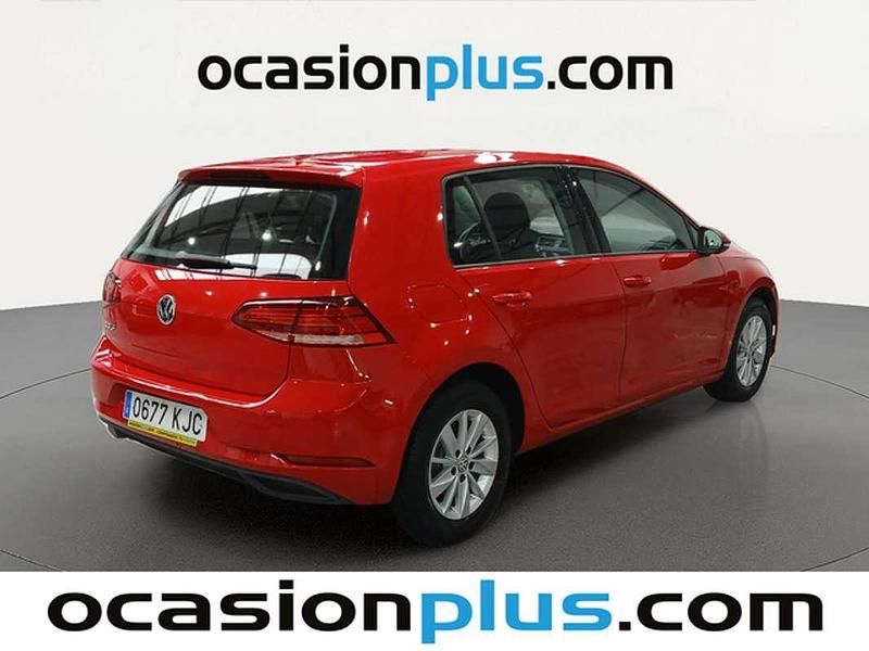 Usado VW Golf VII 110 CV (80 kW) 2018 Rojo Utilitario