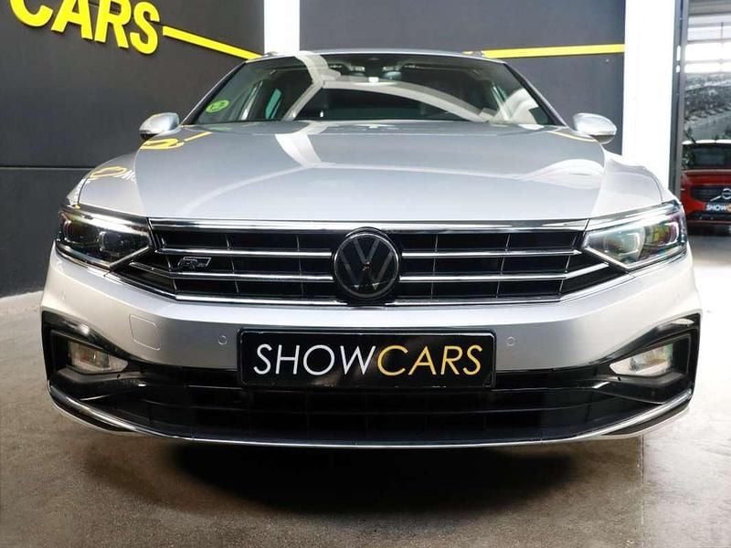 Usado VW Passat R-line 150 CV (110 kW) 2022 Gris Familiar