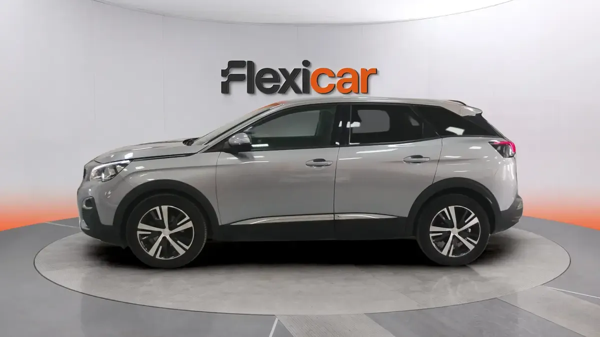 Usado Peugeot 3008 Allure 131 CV (96 kW) 2018 Gris SUV