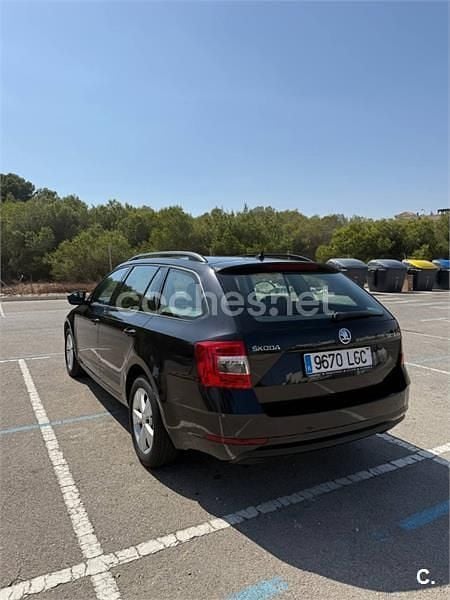 Usado Skoda Octavia Ambition 115 CV (84 kW) 2020 Negro Familiar