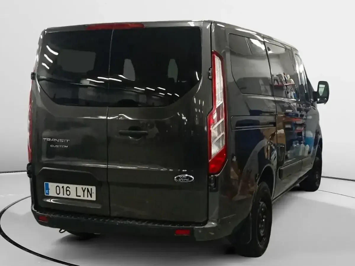 Usado Ford Transit Custom Trend 130 CV (95 kW) 2022 Gris Familiar