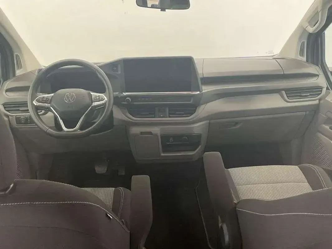 Usado VW Caravelle 150 CV (110 kW) 2025 Gris Van