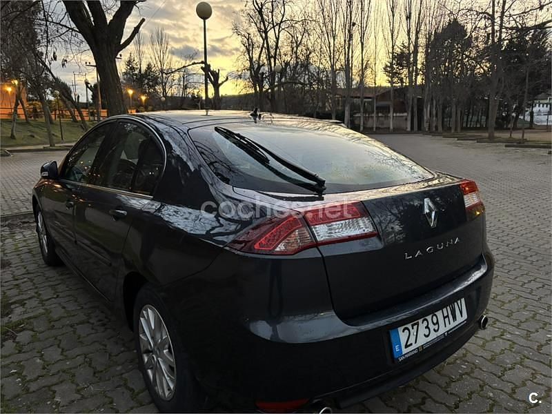 Usado Renault Laguna III Dynamique 130 CV (95 kW) 2014 Negro Berlina
