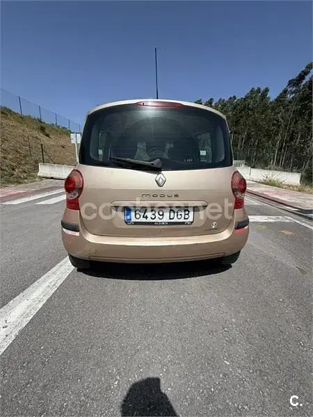 Usado Renault Modus Dynamique 100 CV (73 kW) 2005 Beige Monovolumen