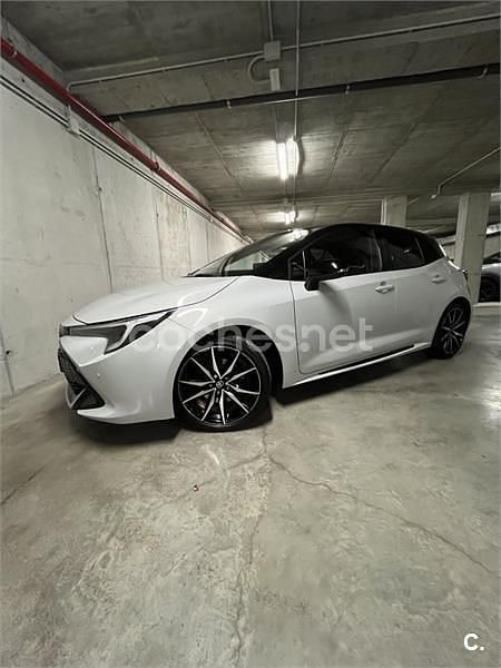 Usado Toyota Corolla 196 CV (144 kW) 2023 Gris / plata Berlina