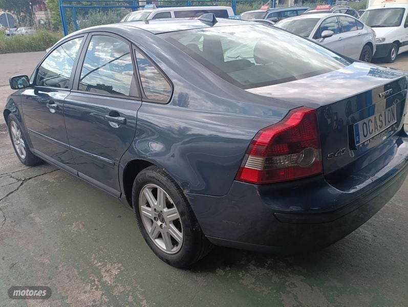 Usado Volvo S40 136 CV (100 kW) 2006 Azul Berlina