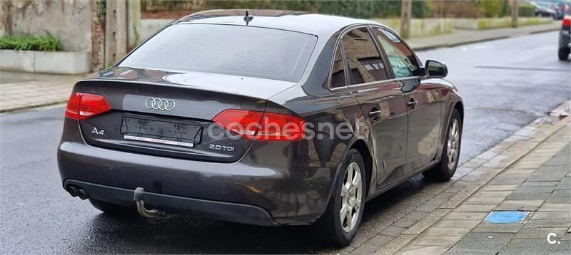 Usado Audi A4 140 CV (102 kW) 2009 Negro Berlina