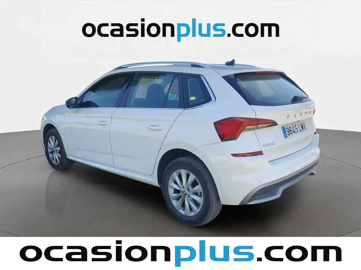 Usado Skoda Kamiq Ambition 110 CV (80 kW) 2021 Blanco SUV