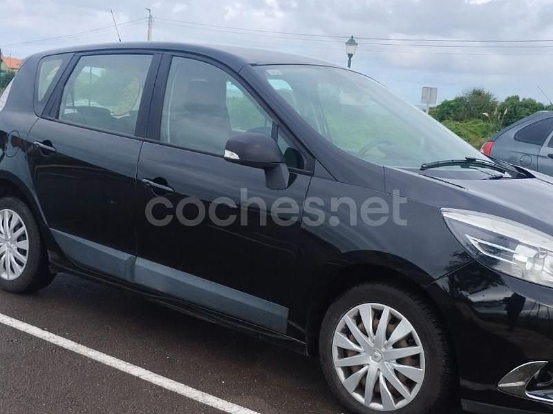 Usado Renault Scénic III Business 110 CV (80 kW) 2013 Negro Monovolumen