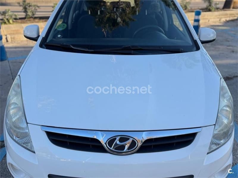 Usado Hyundai i20 Classic 78 CV (57 kW) 2012 Blanco Utilitario