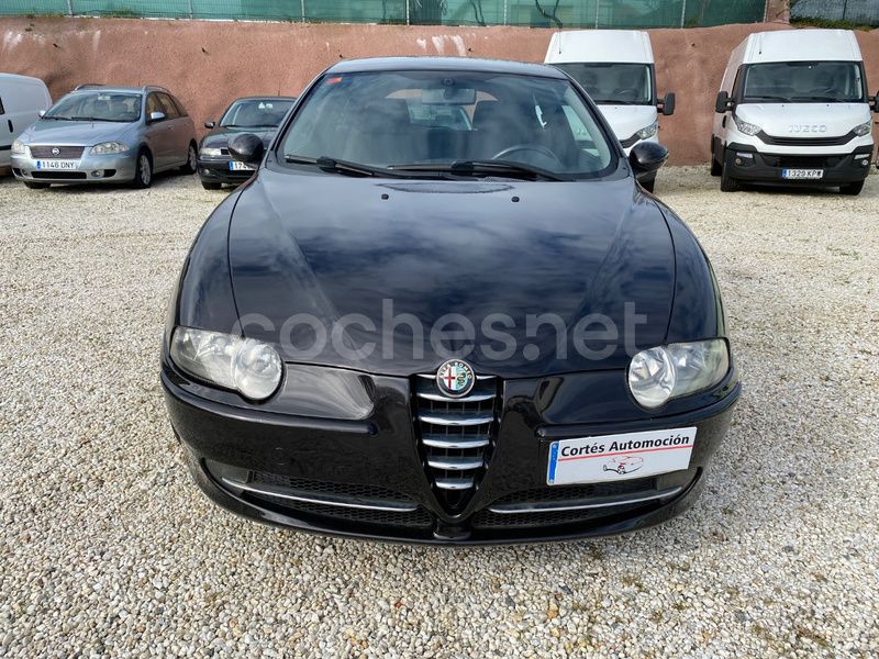 Usado Alfa Romeo 147 Impression 105 CV (77 kW) 2004 Negro Utilitario