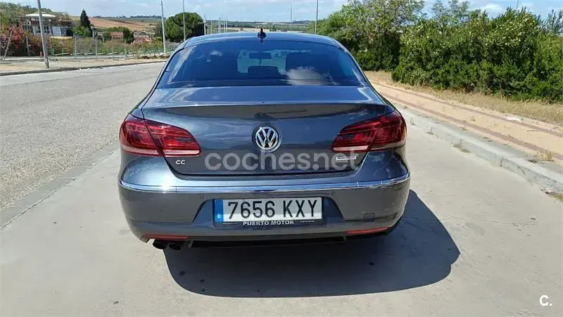 Usado VW CC 140 CV (102 kW) 2014 Gris / plata Berlina