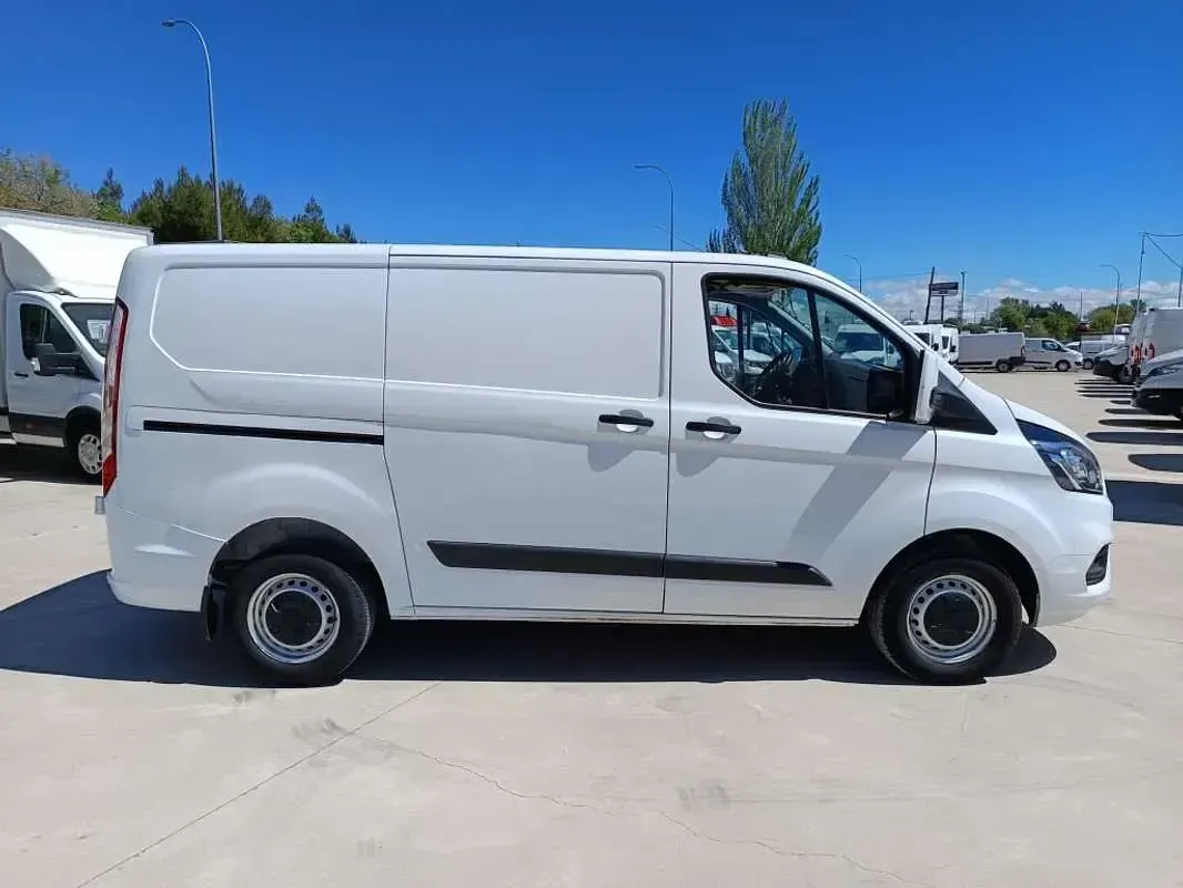 Usado Ford Transit Custom Trend 131 CV (96 kW) 2022 Blanco Van