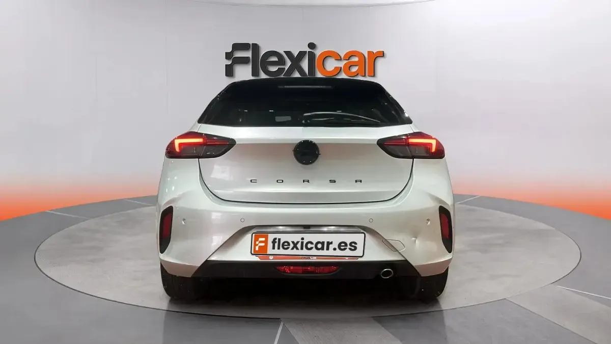 Usado Opel Corsa 101 CV (74 kW) 2025 Gris Utilitario