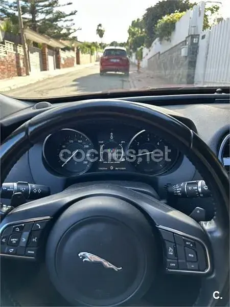 Usado Jaguar XE Prestige 180 CV (132 kW) 2017 Rojo Berlina