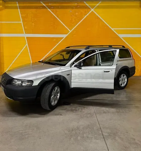 Usado Volvo XC70 210 CV (154 kW) 2002 Gris / plata Familiar