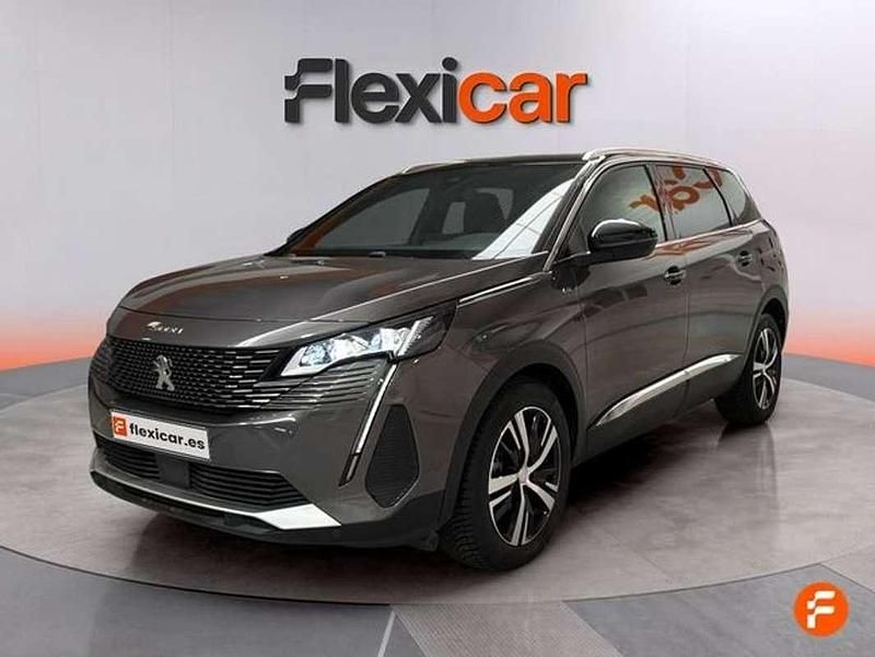 Usado Peugeot 5008 GT 131 CV (96 kW) 2021 Gris SUV