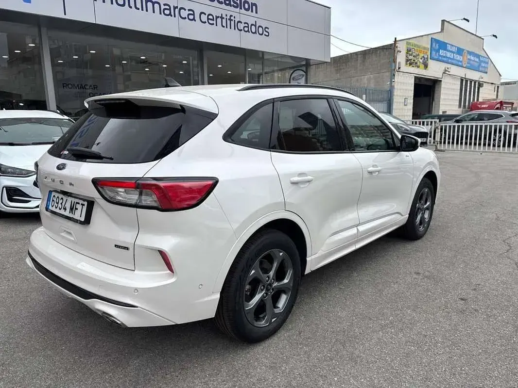 Usado Ford Kuga ST-Line 224 CV (164 kW) 2023 Blanco SUV