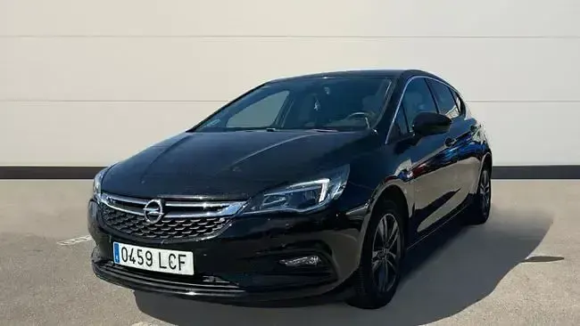 Usado Opel Astra S 125 CV (91 kW) 2019 Negro Utilitario