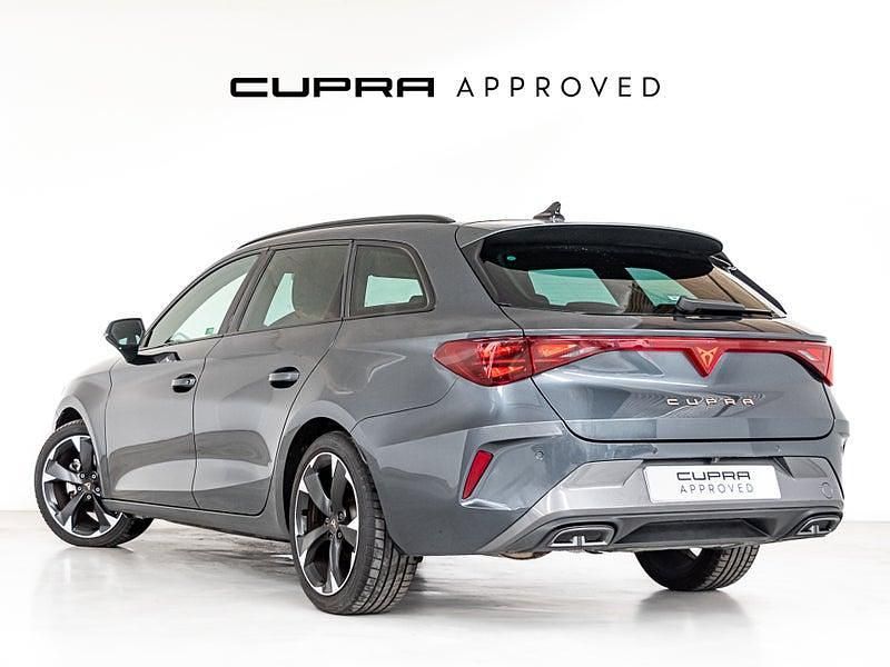 Usado Cupra Leon 150 CV (110 kW) 2024 Gris / plata Familiar