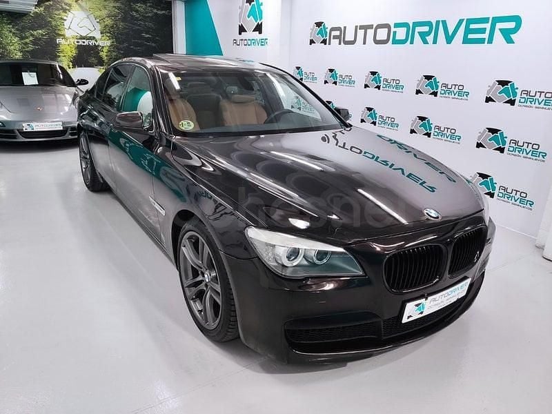 Usado BMW 740 M Sport 306 HP (225 kW) 2012 Preto Sedan