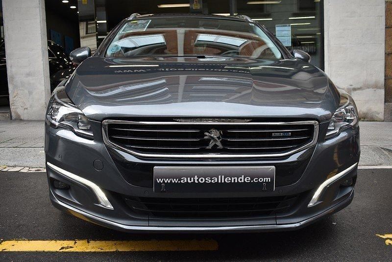 Usado Peugeot 508 SW Allure 180 CV (132 kW) 2016 Gris shark Familiar