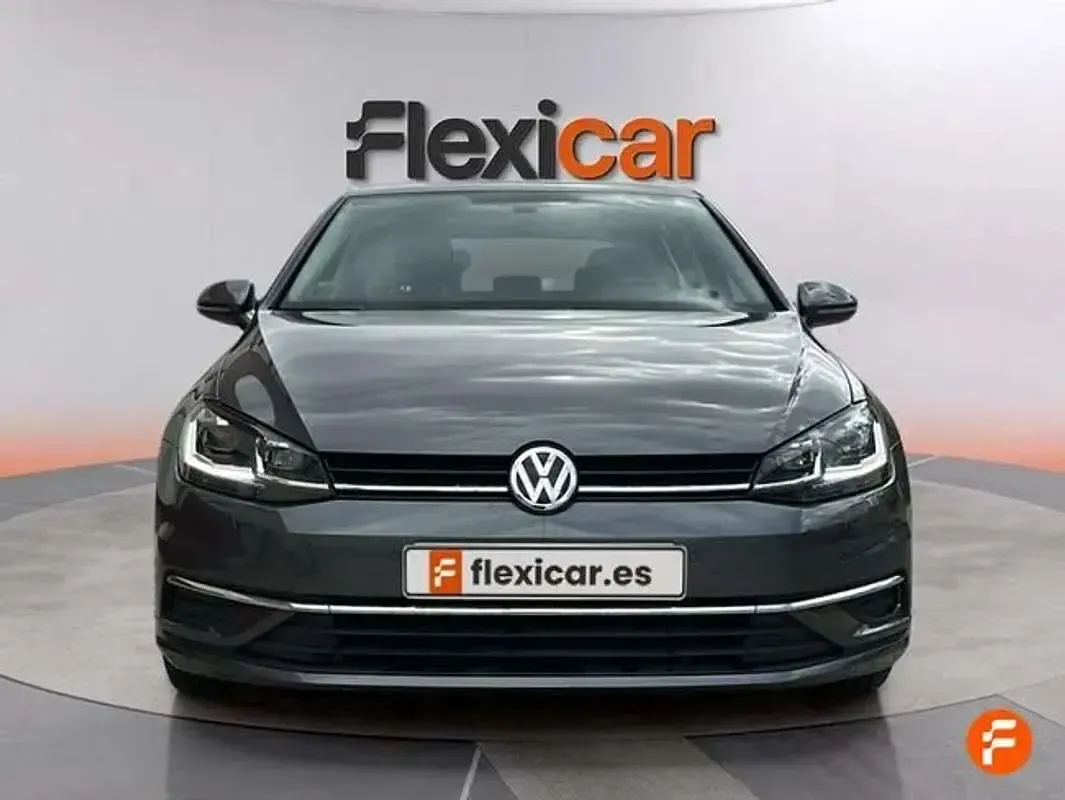 Usado VW Golf VII Life 116 HP (85 kW) 2020 Cinzento Sedan