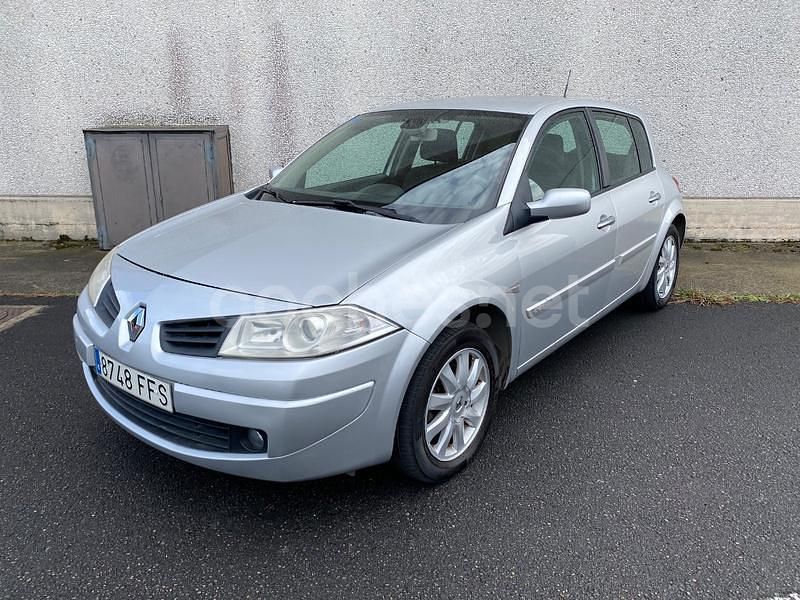 Gris / plata Usado 2006 Renault Mégane II Dynamique Berlina | 3350 € (Precio justo) - Imagen 1/4