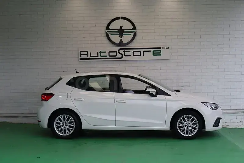 Usado Seat Ibiza Style 95 CV (69 kW) 2017 Blanco Berlina