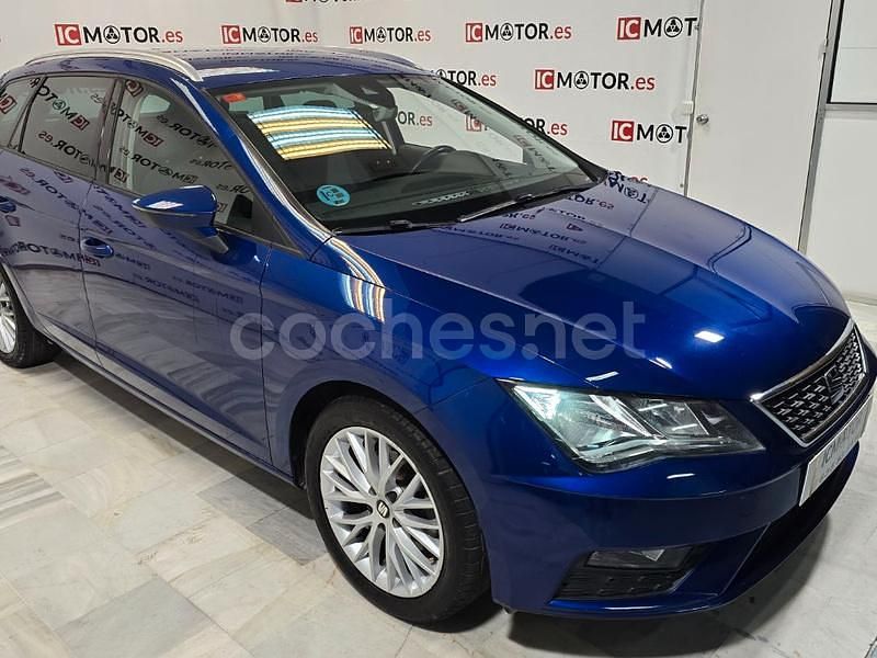 Usado Seat Leon Style 130 CV (95 kW) 2018 Azul Berlina