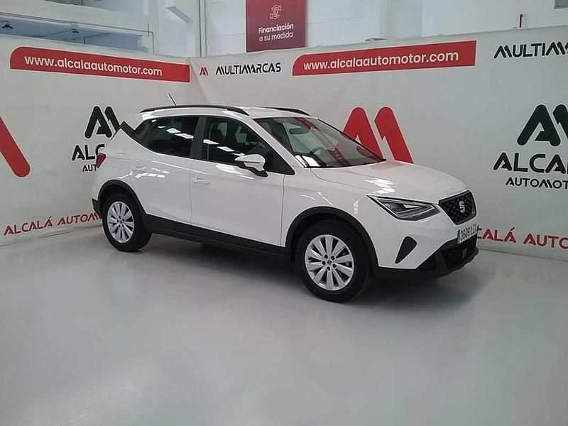 Usado Seat Arona Style 110 CV (80 kW) 2022 Blanco SUV