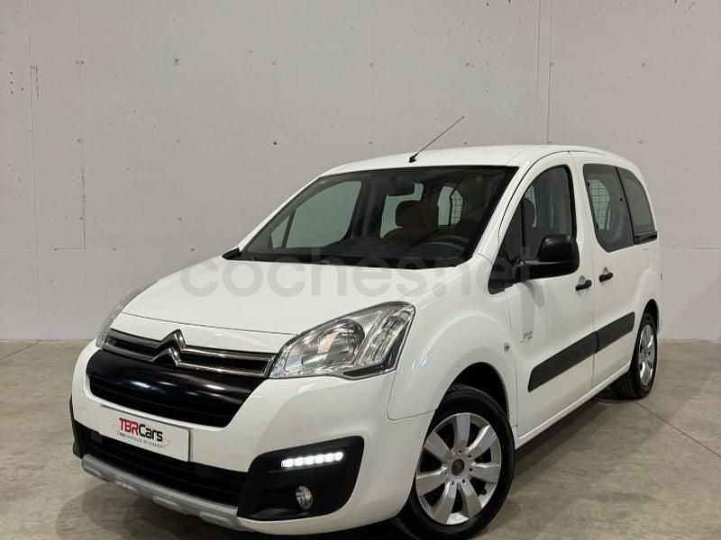 Usado Citroën Berlingo Feel 100 CV (73 kW) 2016 Blanco Monovolumen