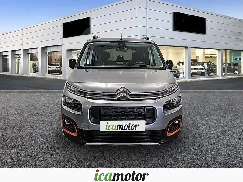 Usado Citroën Berlingo Shine 102 CV (75 kW) 2021 Gris / plata Monovolumen