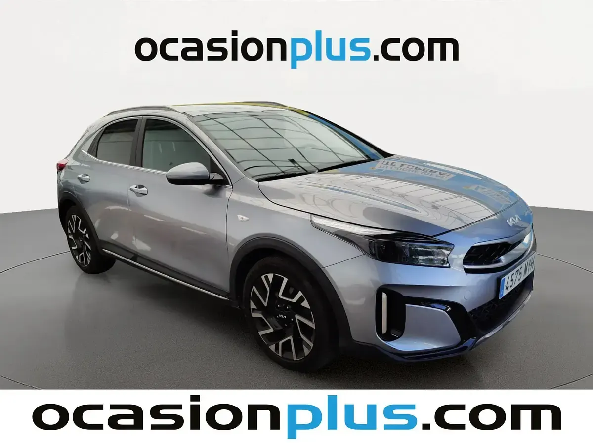 Usado Kia XCeed 101 CV (74 kW) 2025 Gris plata SUV