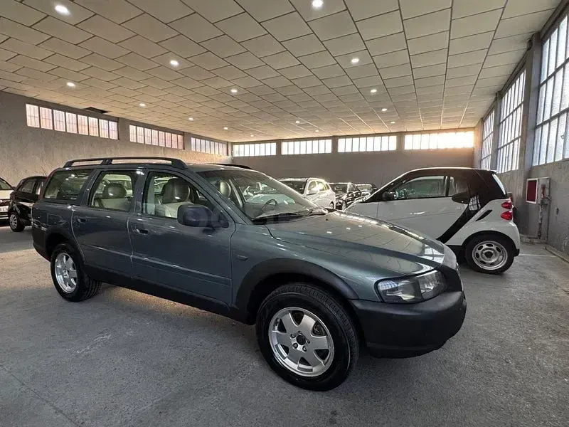 Usado Volvo V70 130 CV (95 kW) 2002 Gris / plata Familiar